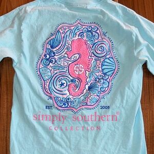 Simply Southern Aqua Shirt with Pink Seahorse Size Small